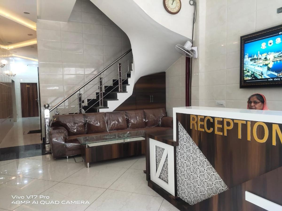 Jasneet Homestay Amritsar Ngoại thất bức ảnh