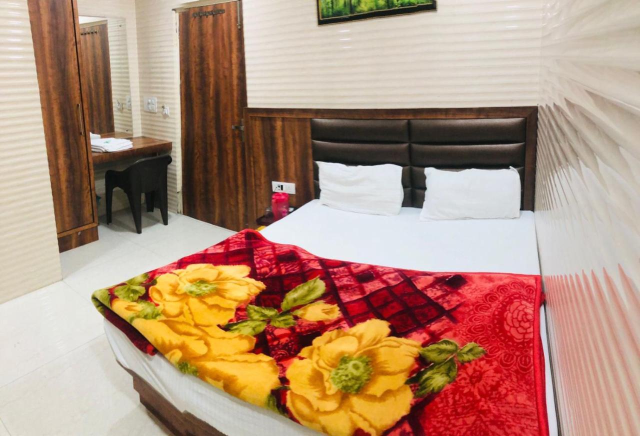 Jasneet Homestay Amritsar Phòng bức ảnh