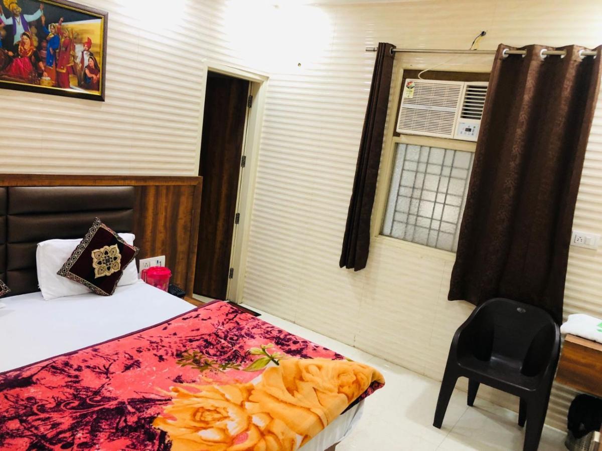 Jasneet Homestay Amritsar Ngoại thất bức ảnh