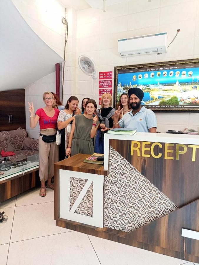 Jasneet Homestay Amritsar Ngoại thất bức ảnh